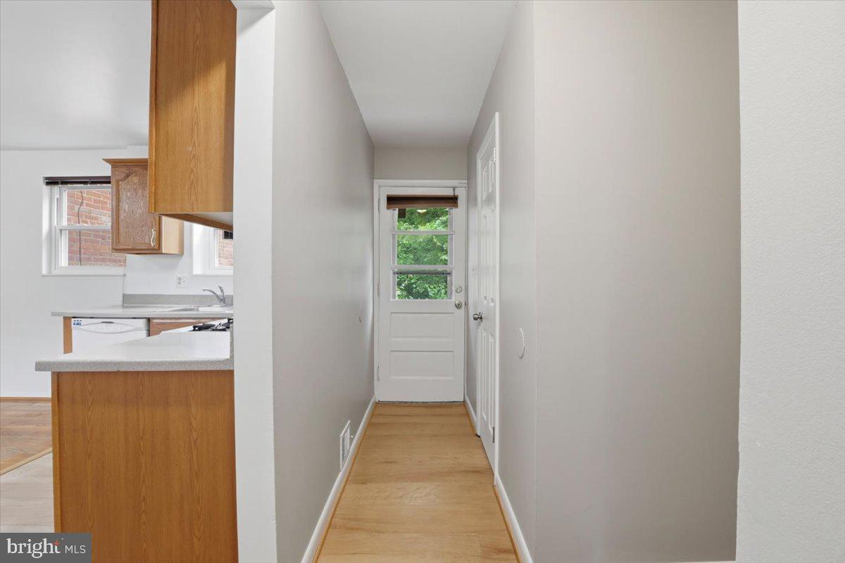 5024 8th Road South Arlington, VA 22204 - Photo 10 of 35