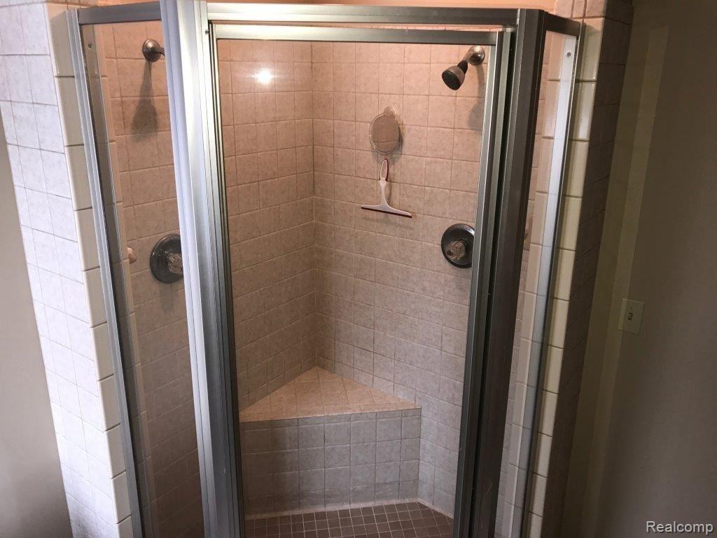 187 North Elm Grove Road Lapeer, MI 48446 - Photo 20 of 41 BE263553-2814-41B7-8C4A-BE5D77AAC09D.JPG