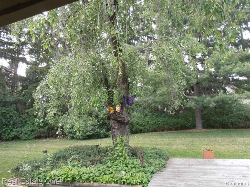 1199 Peveril Road Bloomfield Hills, MI 48304 - Photo 8 of 8 private yard