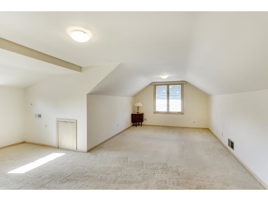 5429 Cumberland Road Minneapolis, MN 55410 - Photo 11 of 18 Gallery Image 11