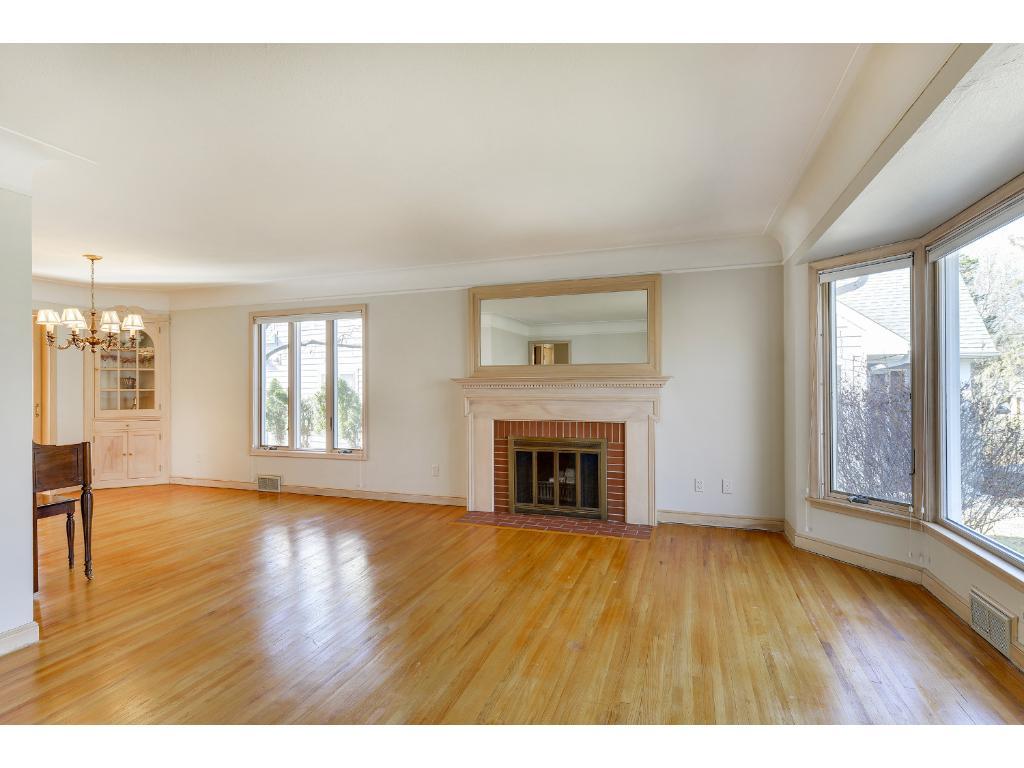 5429 Cumberland Road Minneapolis, MN 55410 - Photo 3 of 18 Gallery Image 3