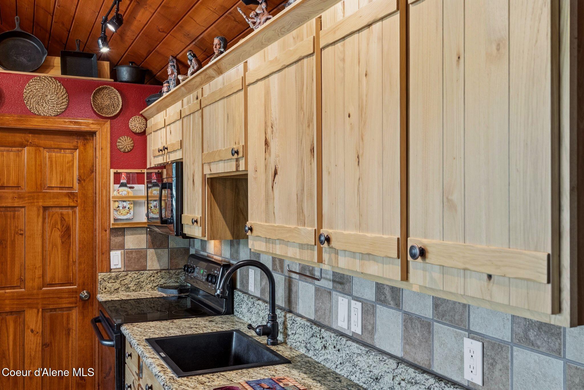 36 Gosling Point Priest River, ID 83856 - Photo 18 of 71 custom woodwork