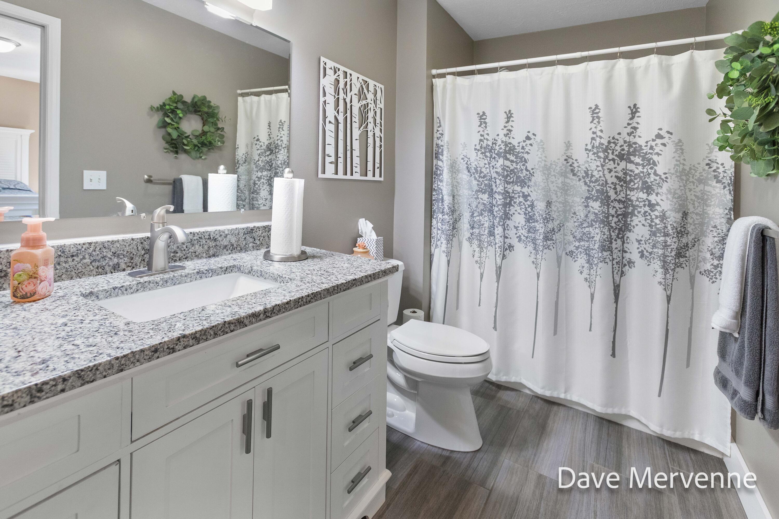 2508 WillowRidge Drive Jenison, MI 49428 - Photo 11 of 45 Main Bathroom