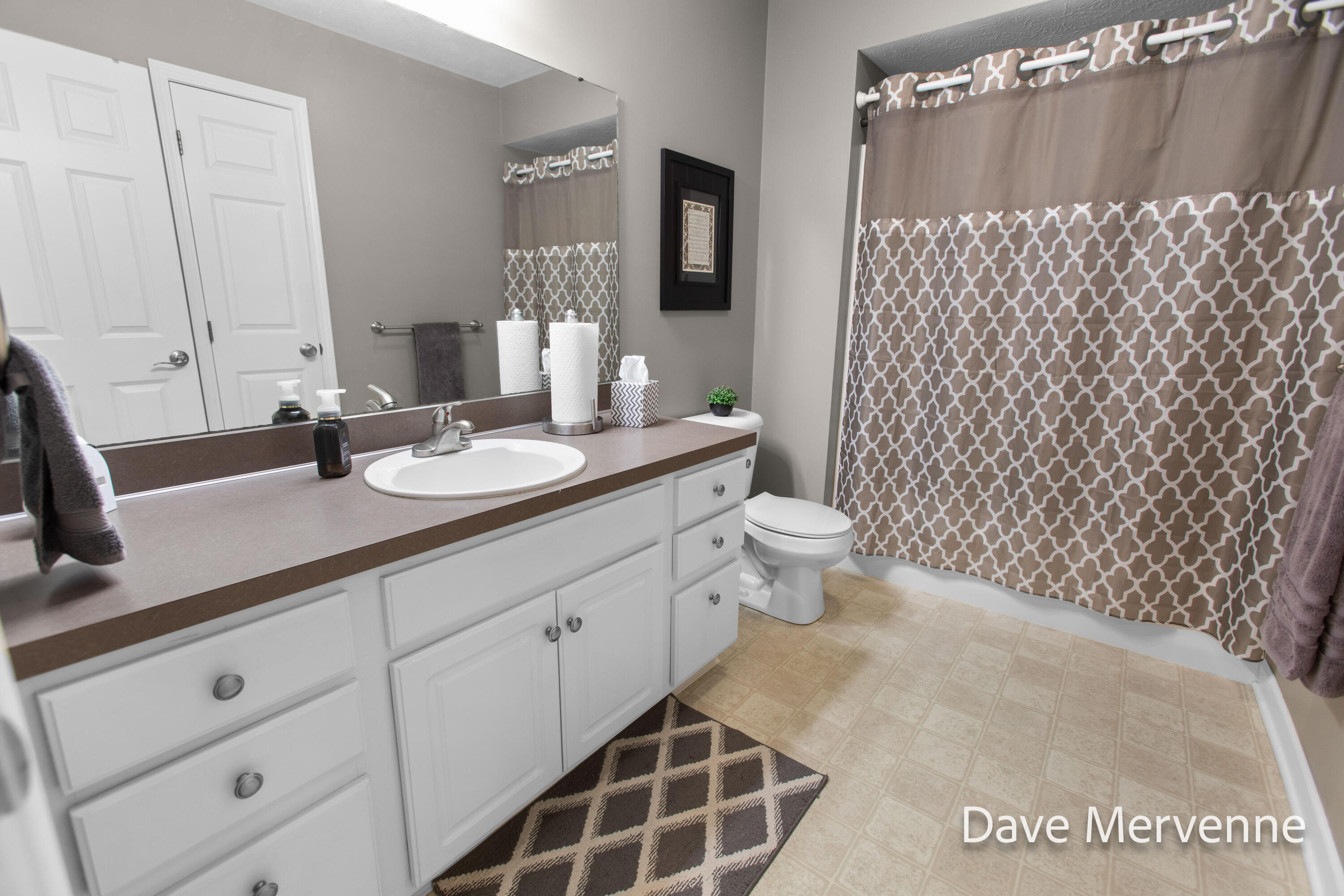 2508 WillowRidge Drive Jenison, MI 49428 - Photo 22 of 45 Lower Bathroom