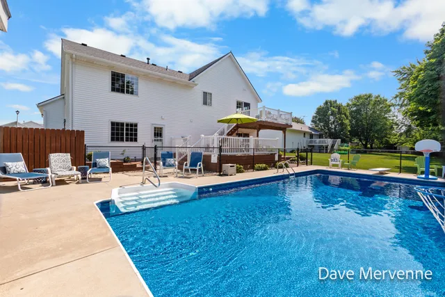 $481,000 | 2508 WillowRidge Drive, Jenison, MI 49428