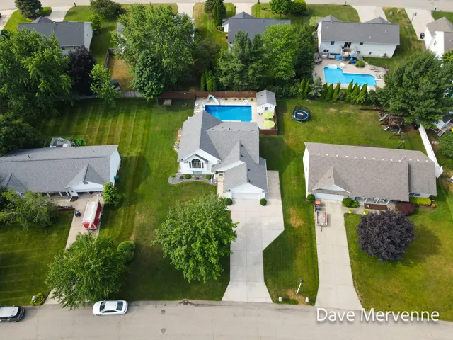 $481,000 | 2508 WillowRidge Drive, Jenison, MI 49428