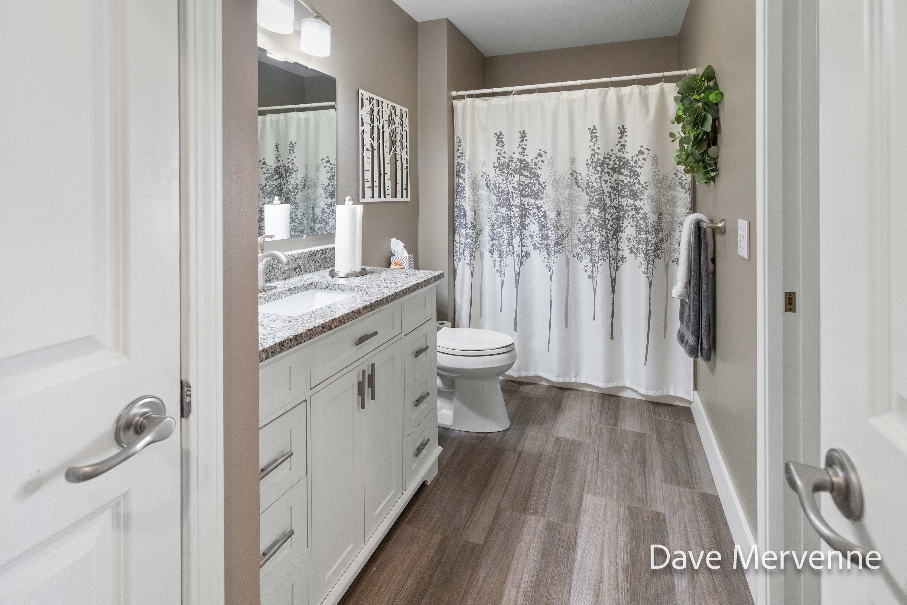 2508 WillowRidge Drive Jenison, MI 49428 - Photo 10 of 45 Main Bathroom