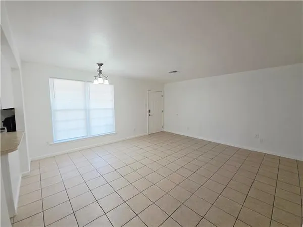 $1,250 | 3404 Clearview Parkway, Unit B, Metairie, LA 70006