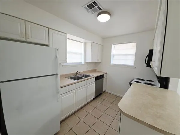 $1,250 | 3404 Clearview Parkway, Unit B, Metairie, LA 70006