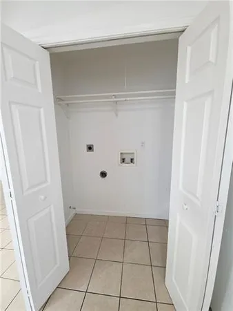 $1,250 | 3404 Clearview Parkway, Unit B, Metairie, LA 70006