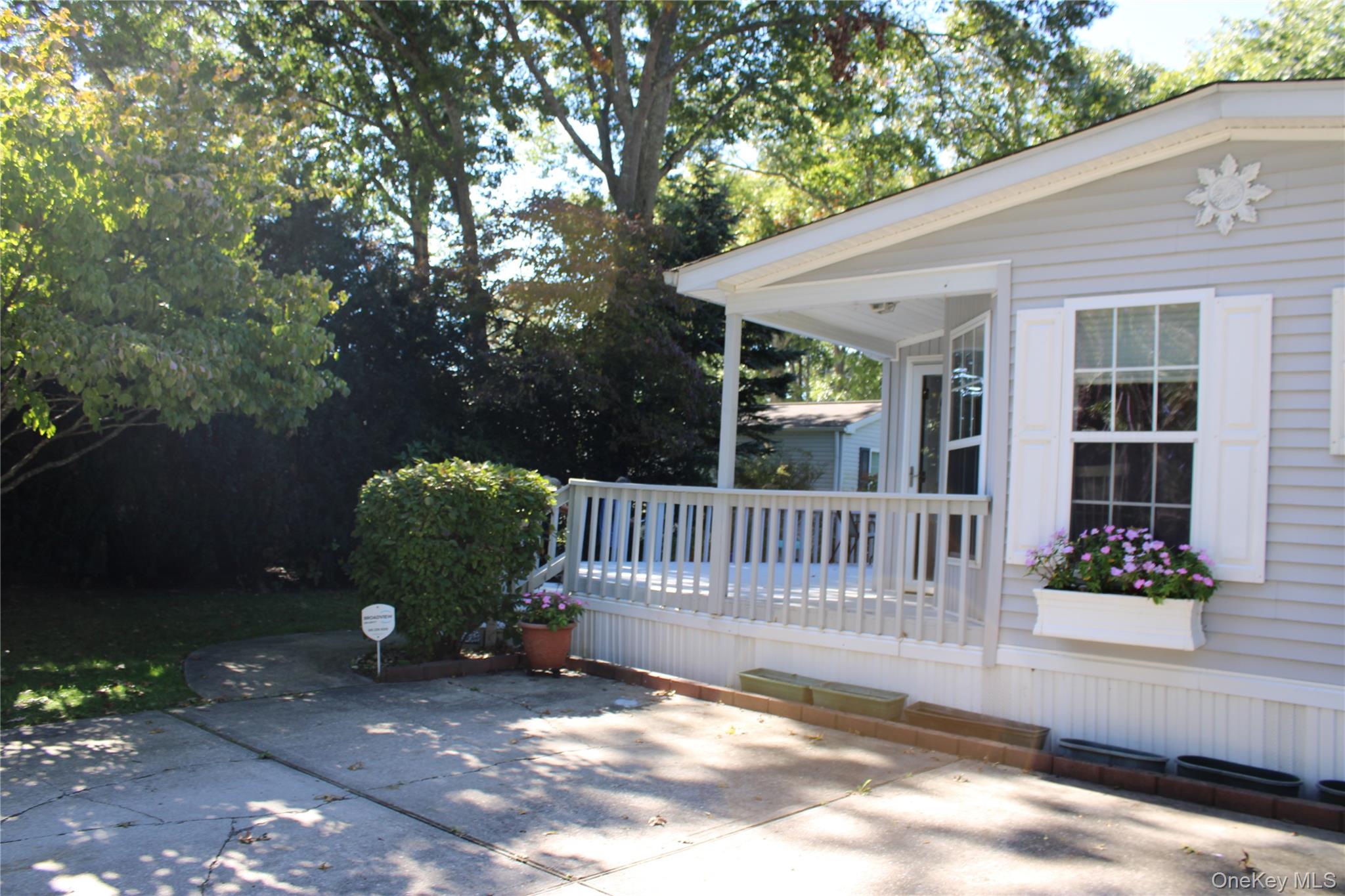 1661 Old Country Road, Unit 77 Riverhead, NY 11901 - Photo 7 of 30 Gallery Image 7