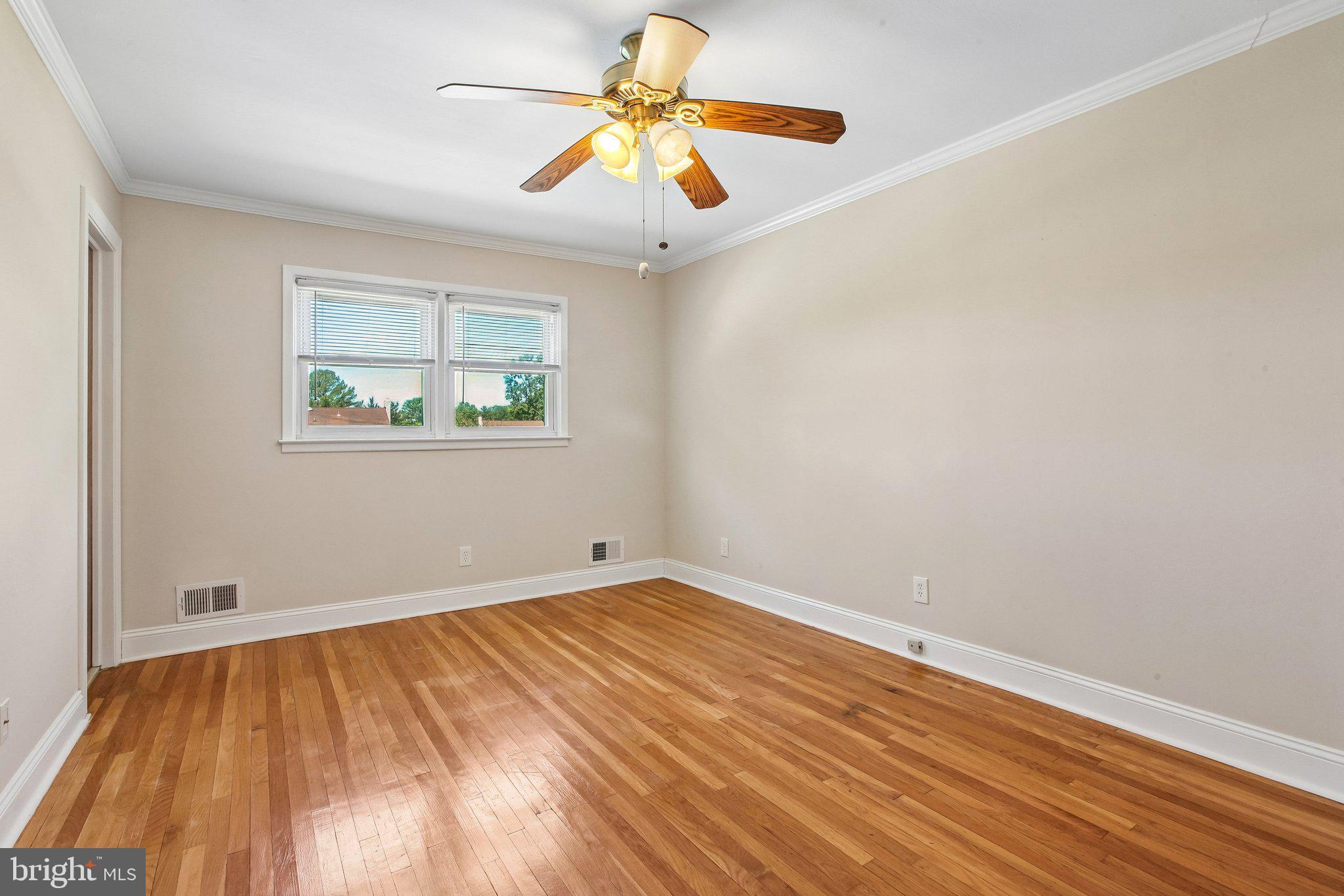56 Whitehall Road Hamilton, NJ 08690 - Photo 25 of 37 Bright and airy room with charm.