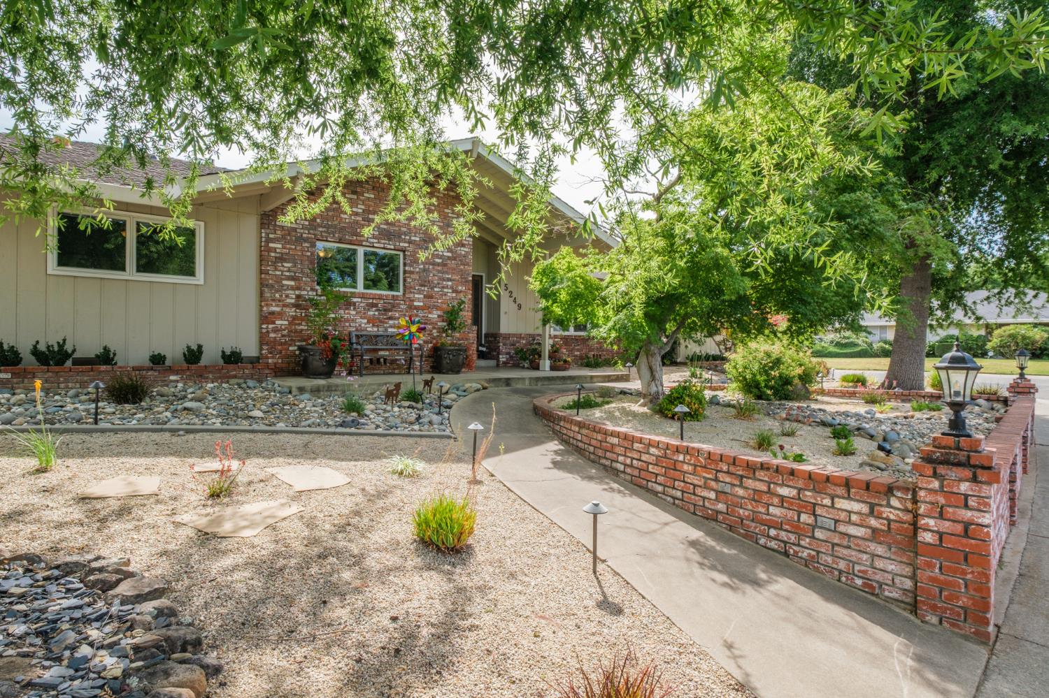 5249 Adelaide Way Carmichael, CA 95608 - Photo 6 of 75