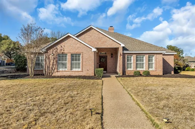 $375,000 | 7500 Caddo Court, Fort Worth, TX 76132