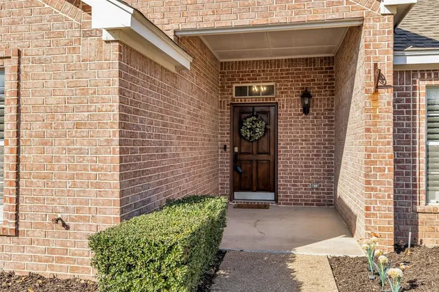 $375,000 | 7500 Caddo Court, Fort Worth, TX 76132