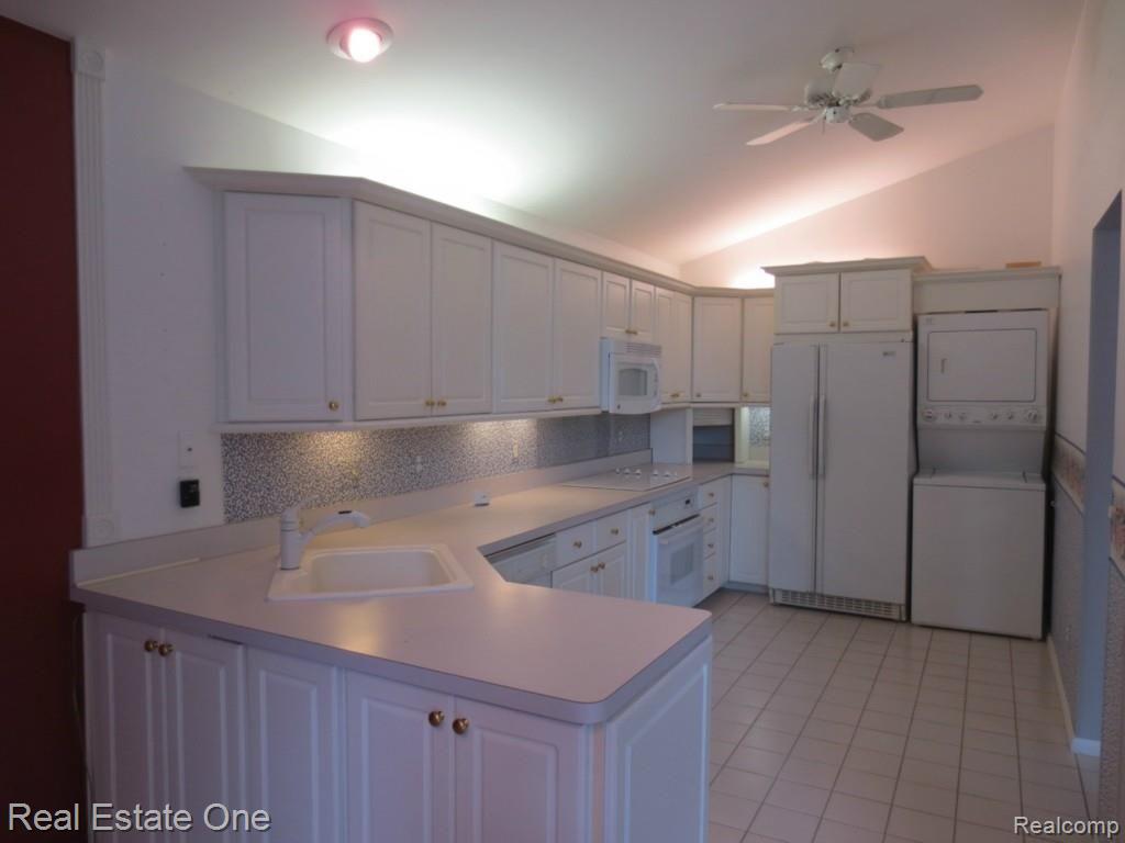 1522 Hidden Valley Lane Rochester, MI 48306 - Photo 14 of 23 IMG_6518.jpg