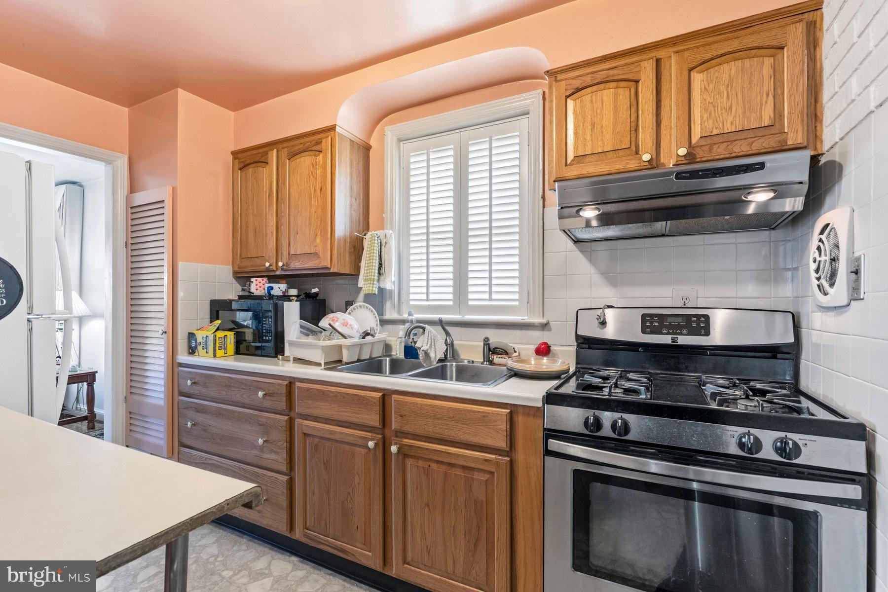 1412 Legation Road Hyattsville, MD 20782 - Photo 8 of 31