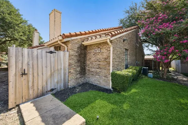 $149,900 | 847 Dublin Drive, Unit 4, Richardson, TX 75080
