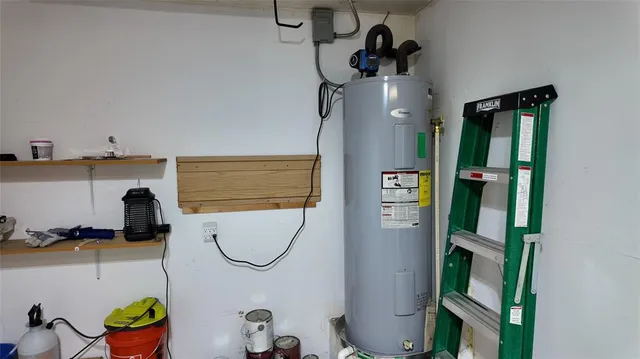 $279,900 | 4127 Hollow Oak Drive, Dallas, TX 75287