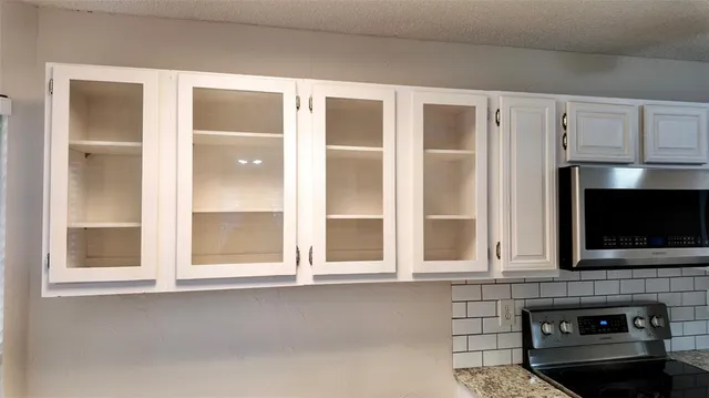 $279,900 | 4127 Hollow Oak Drive, Dallas, TX 75287