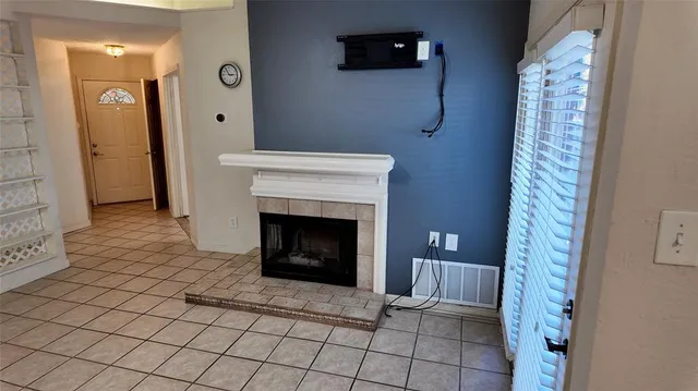 $279,900 | 4127 Hollow Oak Drive, Dallas, TX 75287