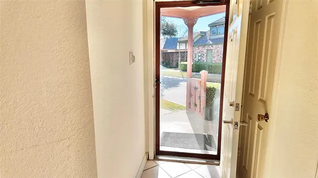 $279,900 | 4127 Hollow Oak Drive, Dallas, TX 75287