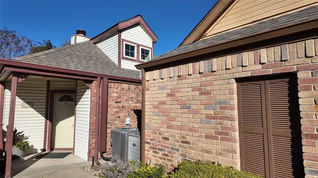 $279,900 | 4127 Hollow Oak Drive, Dallas, TX 75287