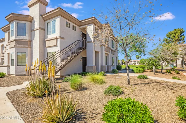 $300,000 | 1941 South Pierpont Drive, Unit 2032, Mesa, AZ 85206