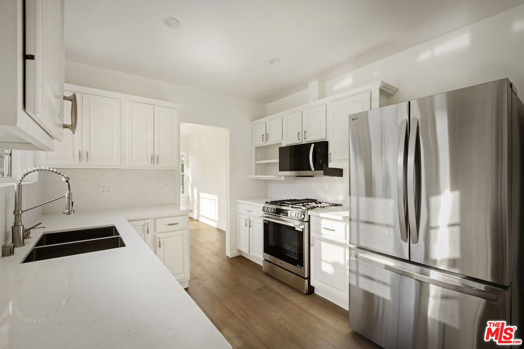 12153 Maxwellton Road Studio City, CA 91604 - Photo 18 of 48