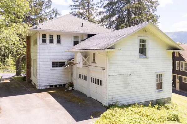 $215,000 | 15 Lake Street, Harpersfield, NY 12167