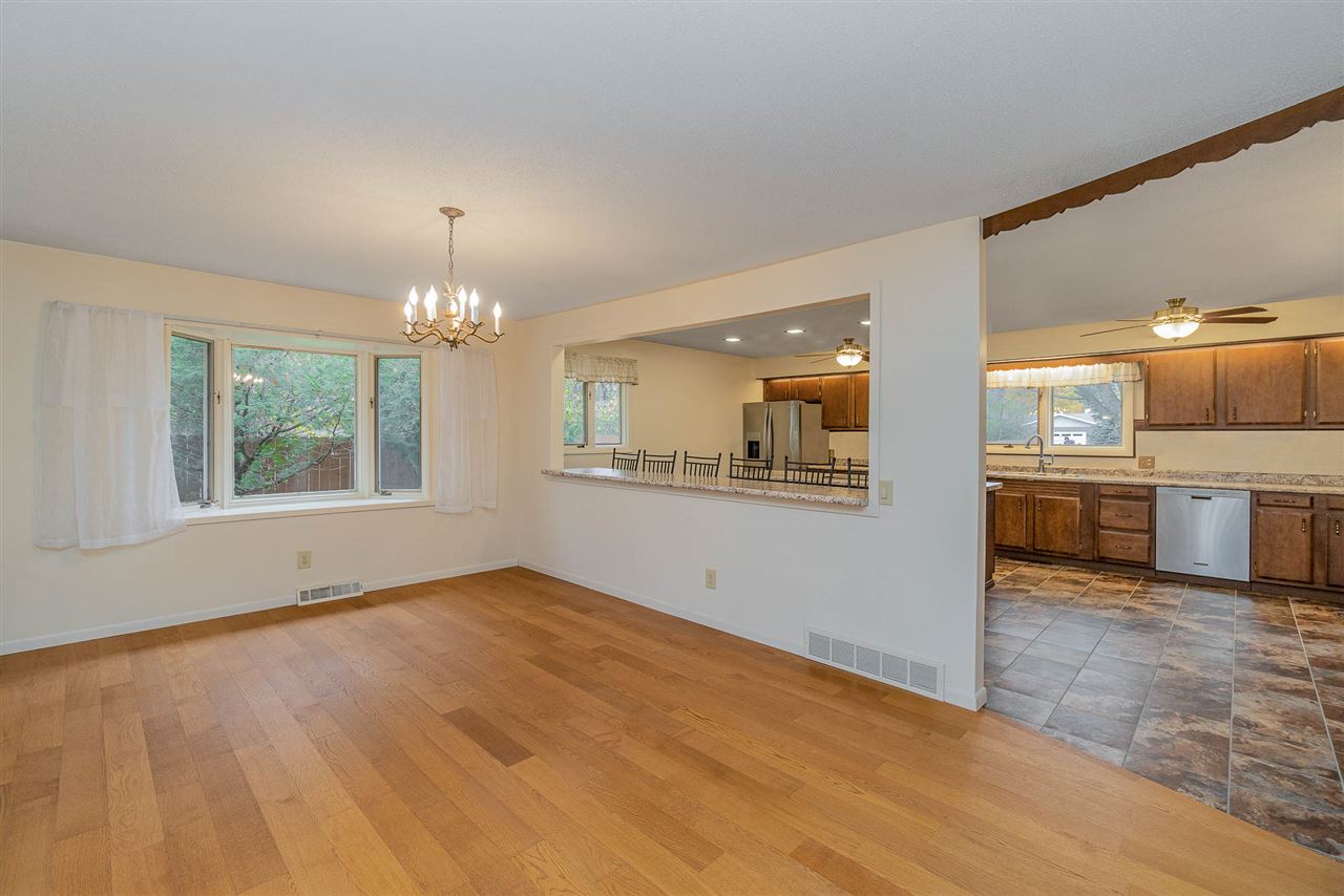 6951 Riverside Drive Mount Pleasant, MI 48858 - Photo 12 of 48 1881661-11.JPG