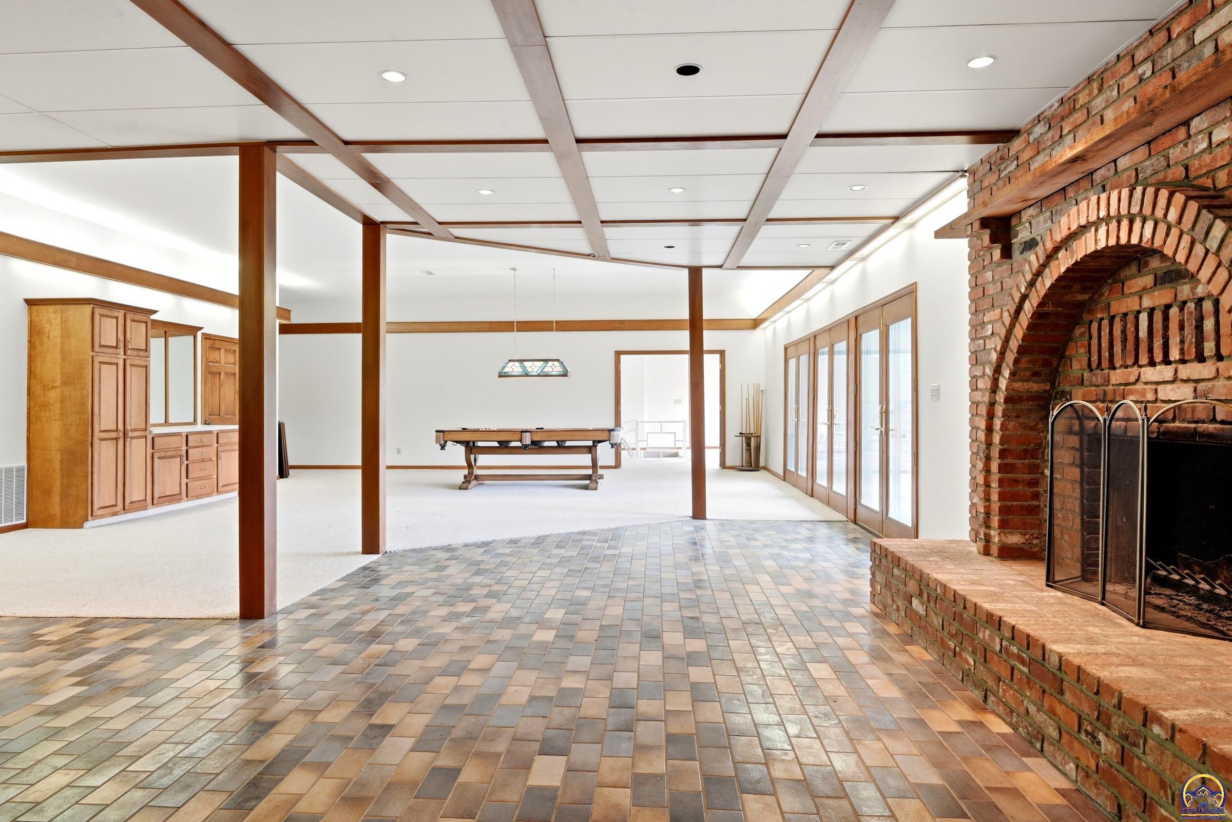 5630 Southwest Fairlawn Road Topeka, KS 66610 - Photo 12 of 60