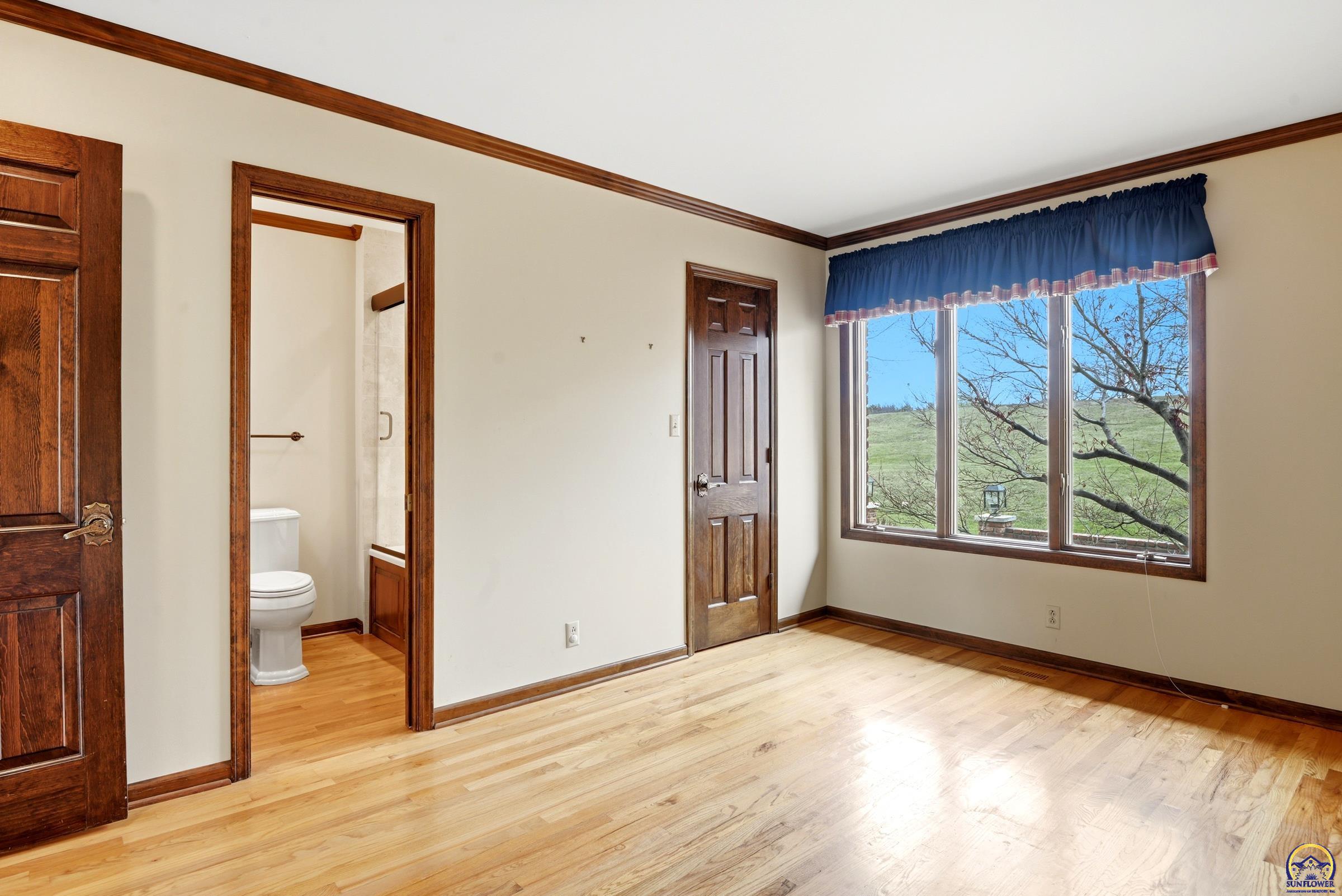 5630 Southwest Fairlawn Road Topeka, KS 66610 - Photo 15 of 60