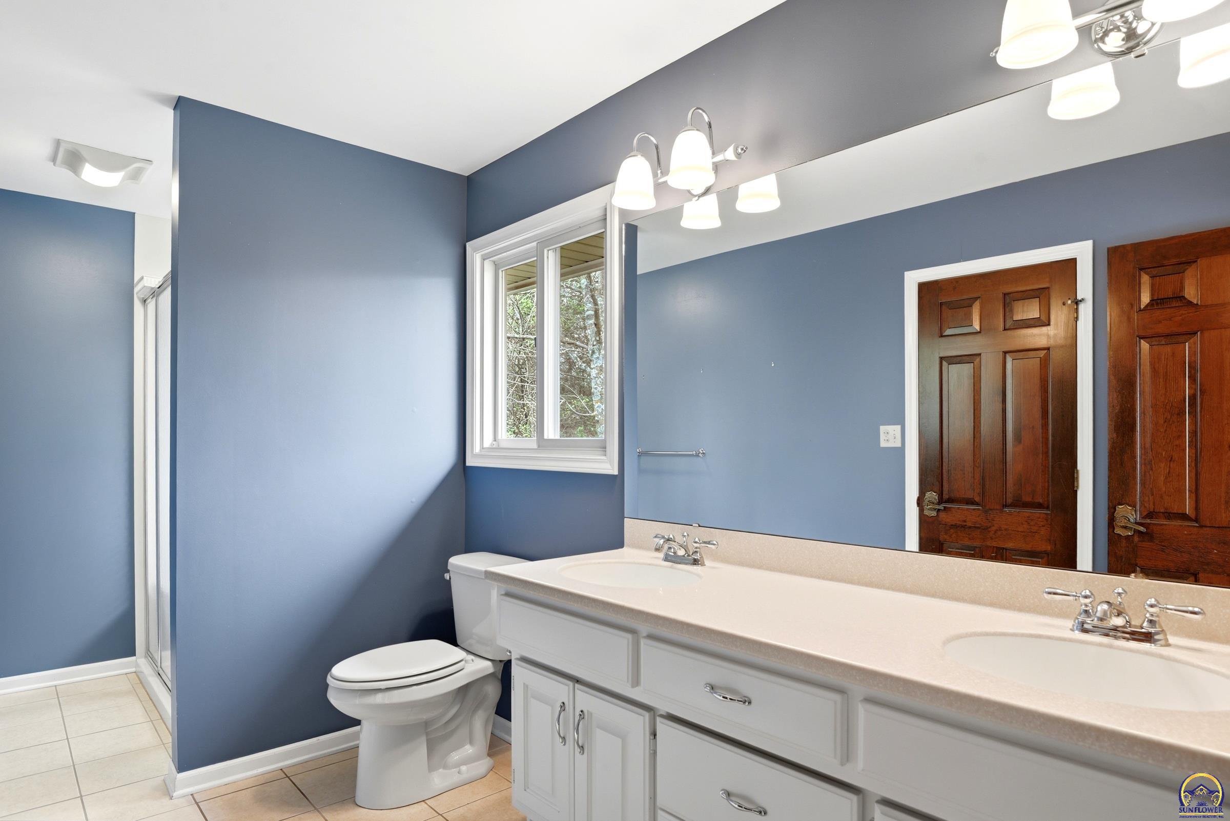 5630 Southwest Fairlawn Road Topeka, KS 66610 - Photo 20 of 60