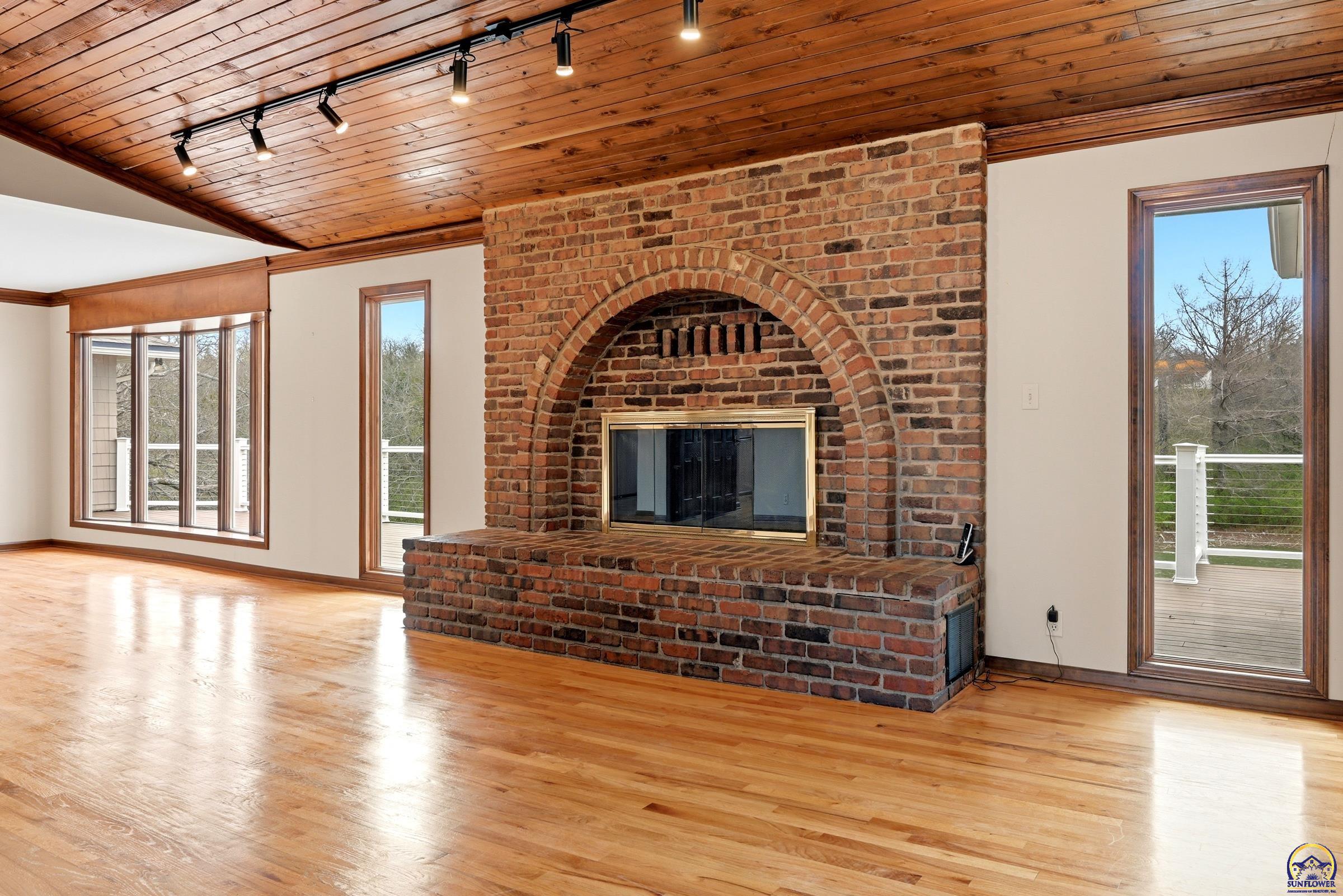 5630 Southwest Fairlawn Road Topeka, KS 66610 - Photo 2 of 60