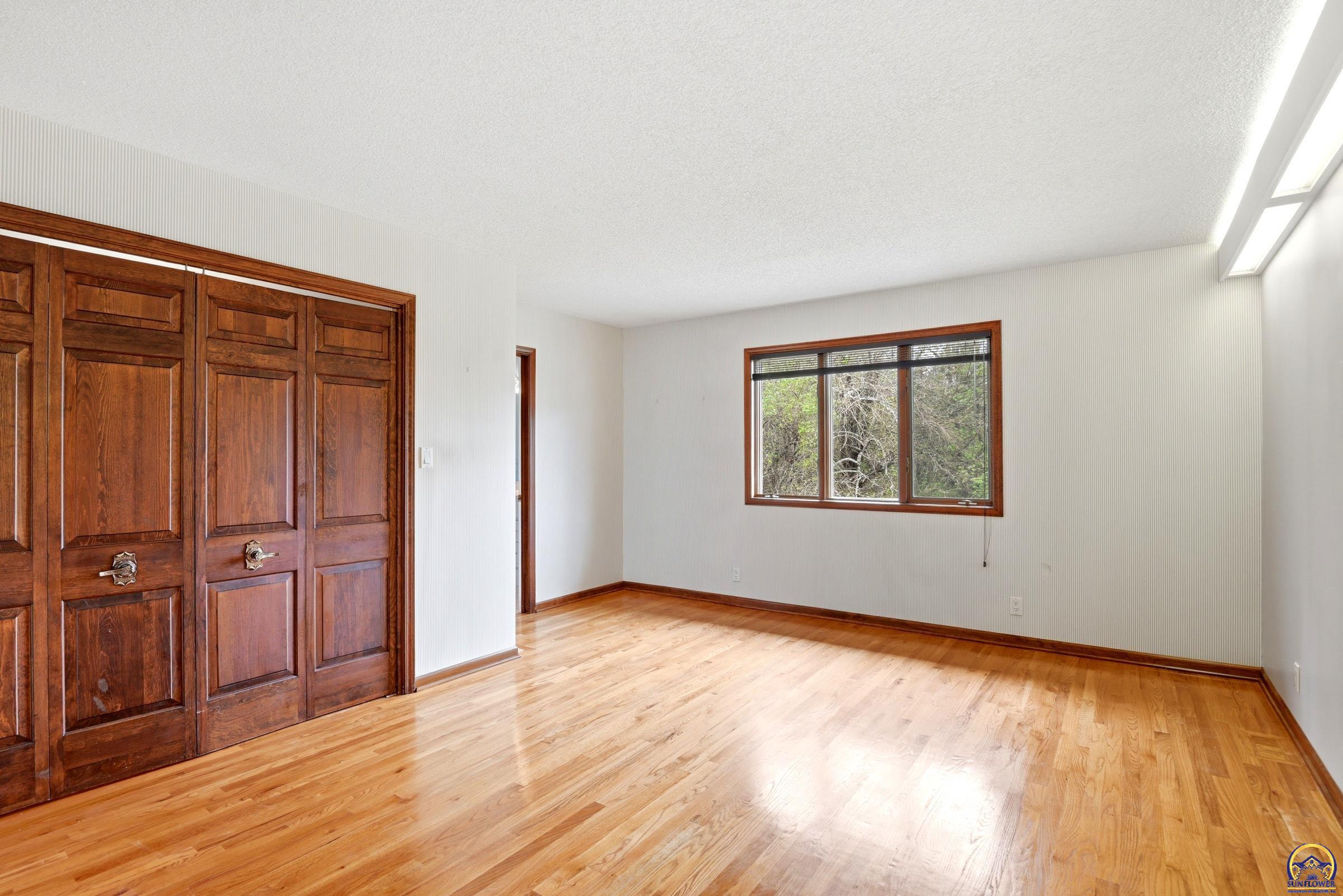 5630 Southwest Fairlawn Road Topeka, KS 66610 - Photo 21 of 60