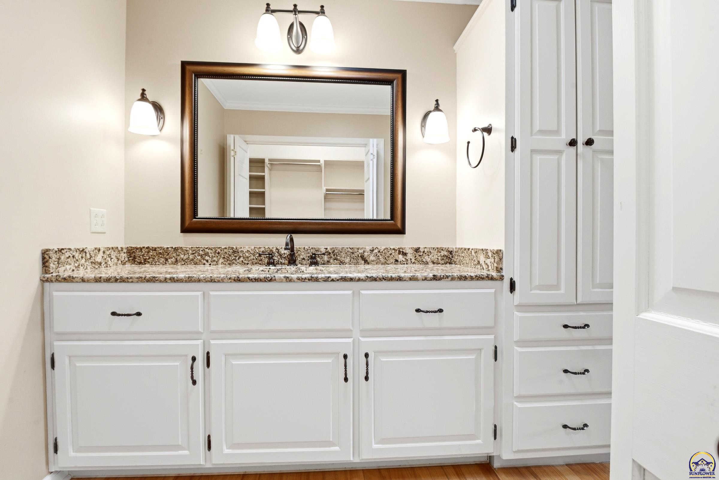 5630 Southwest Fairlawn Road Topeka, KS 66610 - Photo 25 of 60