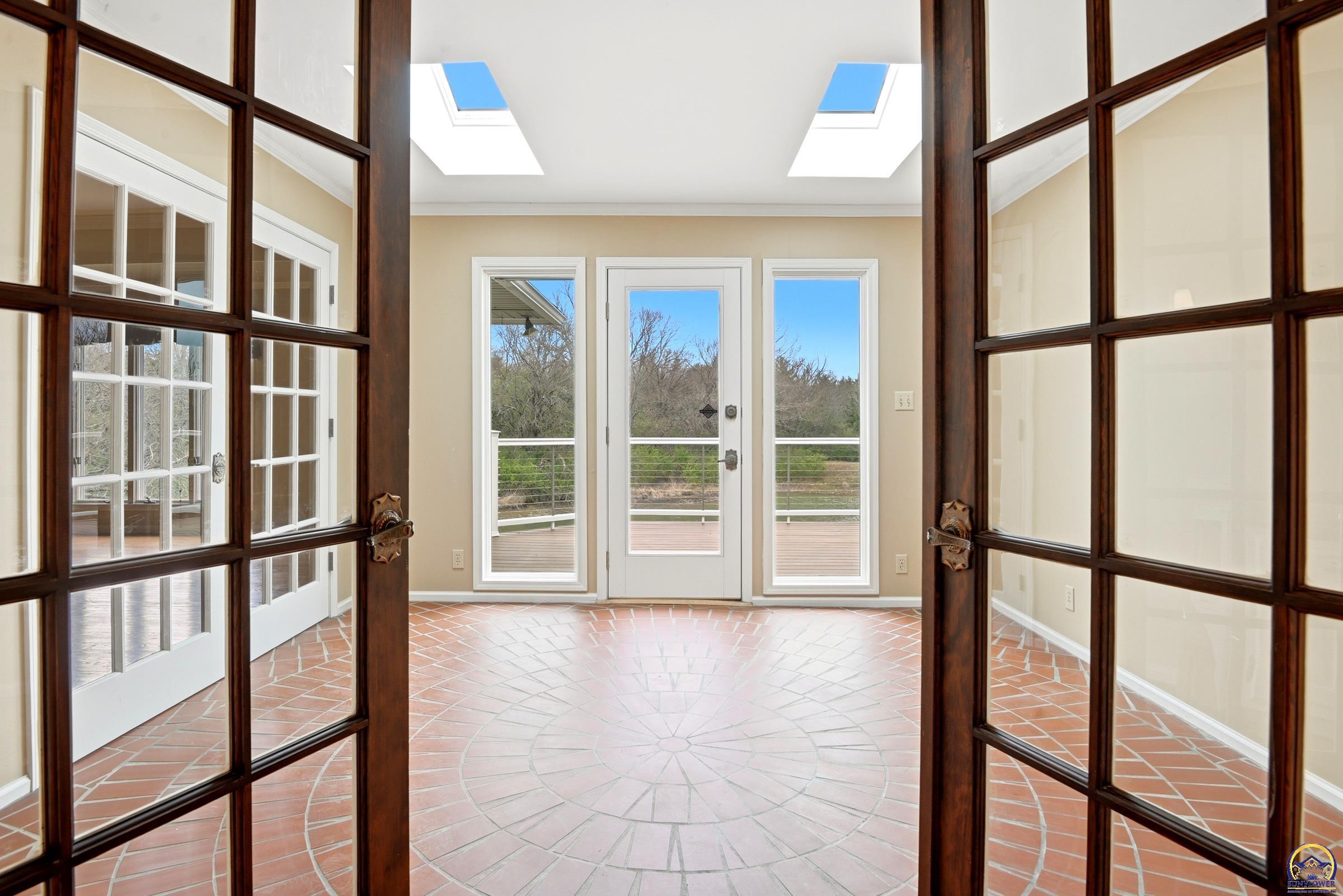 5630 Southwest Fairlawn Road Topeka, KS 66610 - Photo 29 of 60