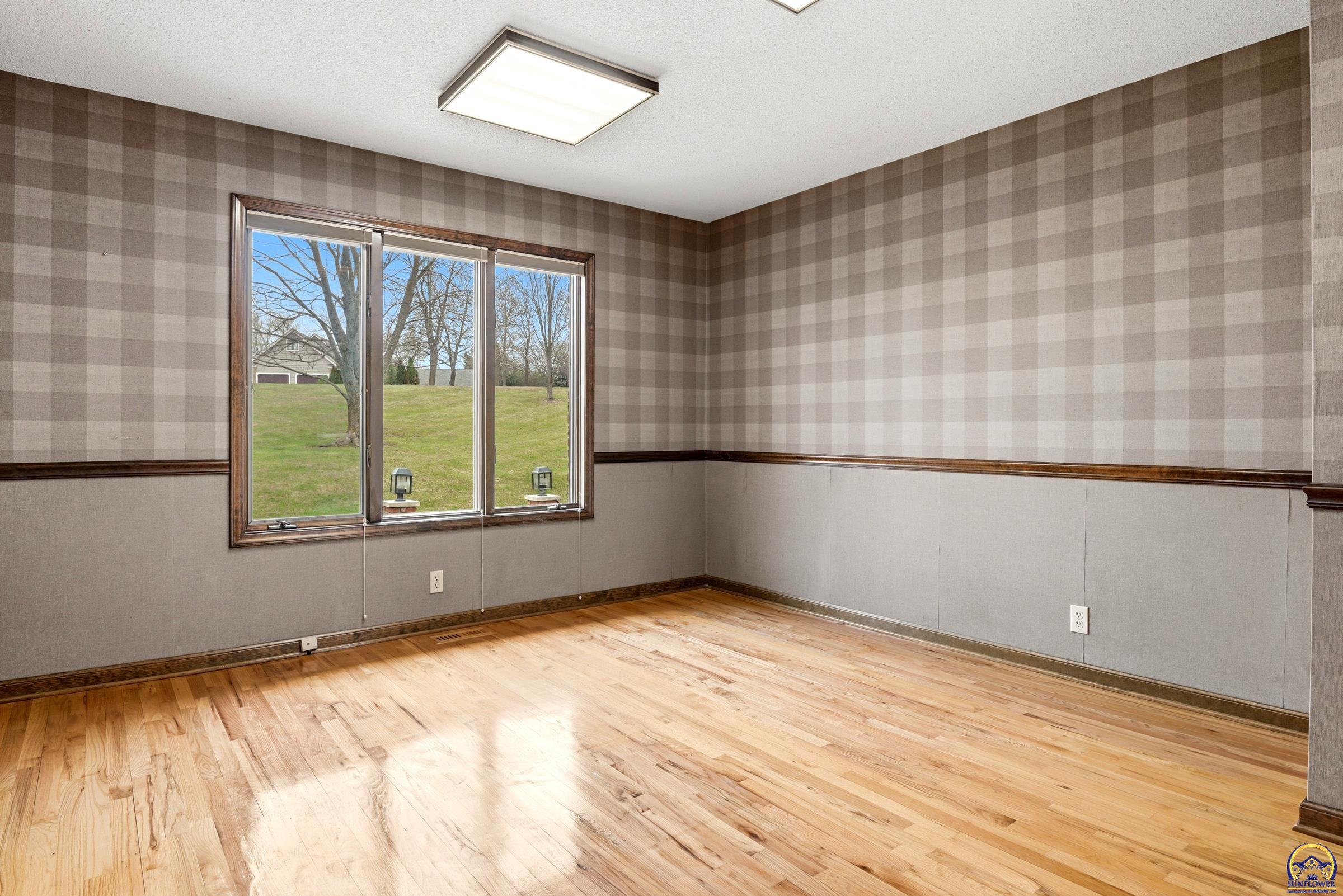 5630 Southwest Fairlawn Road Topeka, KS 66610 - Photo 32 of 60