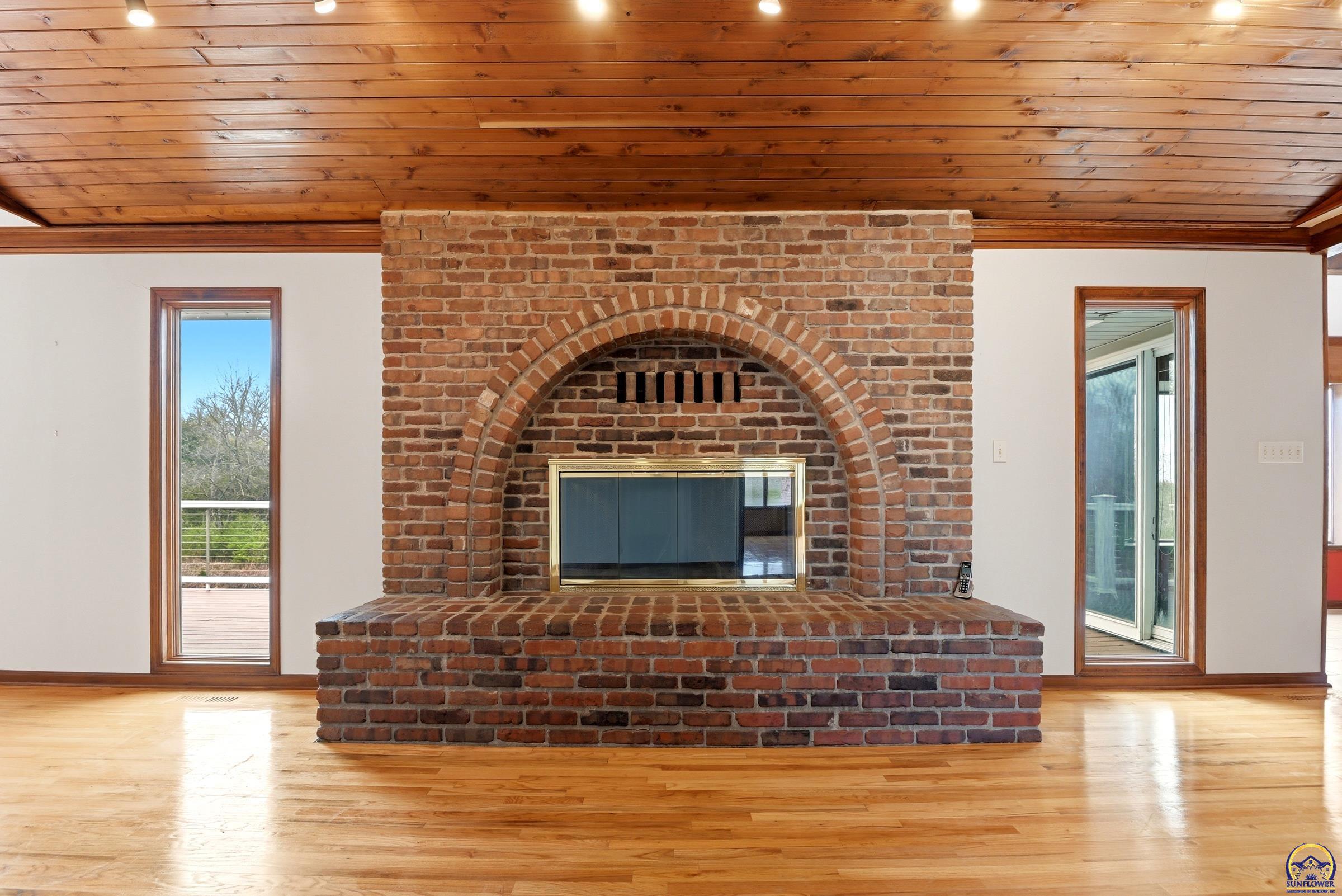 5630 Southwest Fairlawn Road Topeka, KS 66610 - Photo 34 of 60