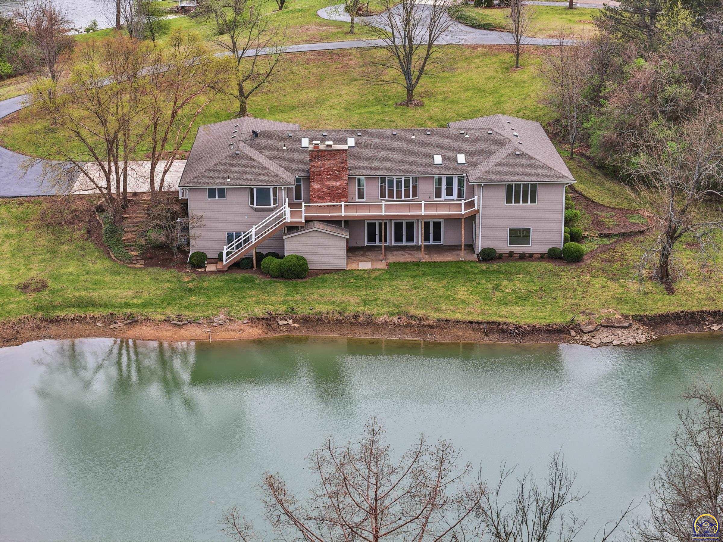 5630 Southwest Fairlawn Road Topeka, KS 66610 - Photo 9 of 60