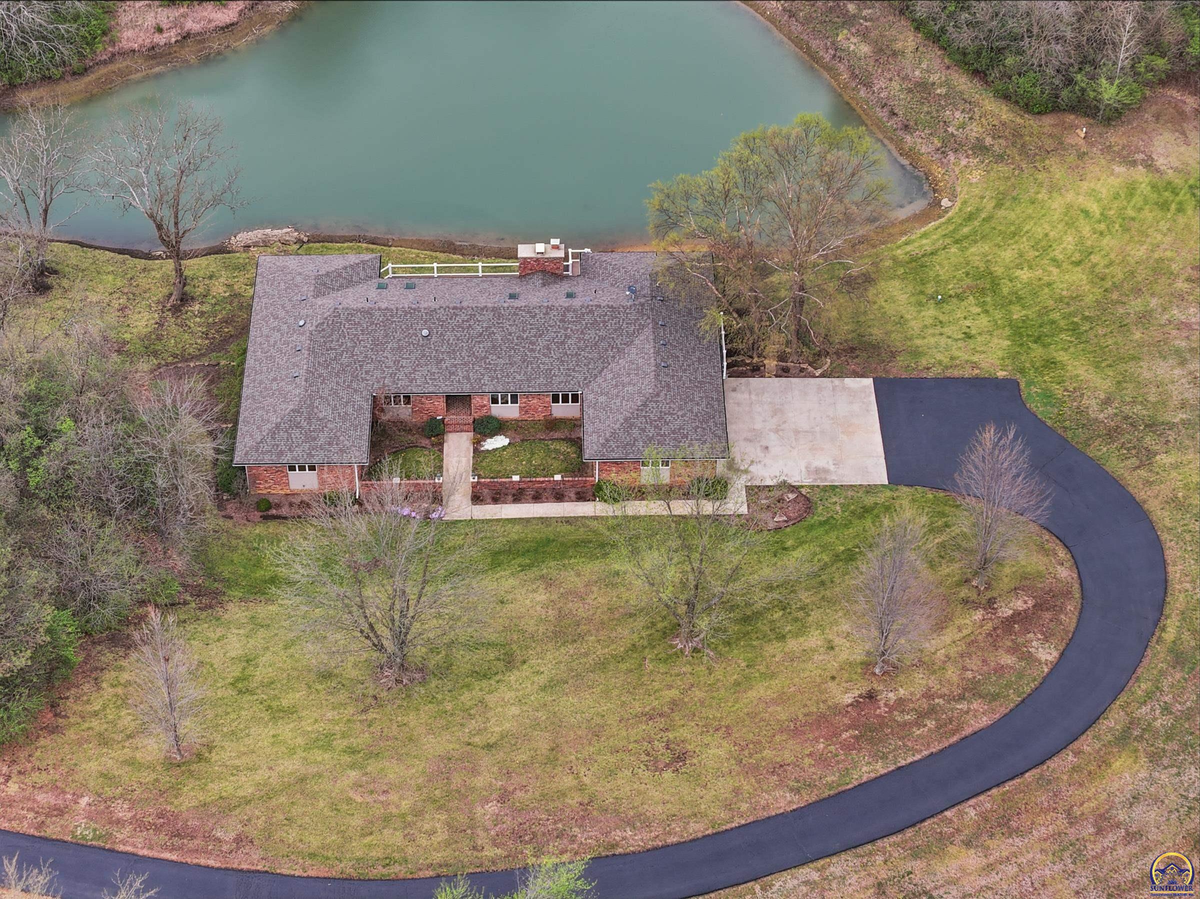 5630 Southwest Fairlawn Road Topeka, KS 66610 - Photo 10 of 60