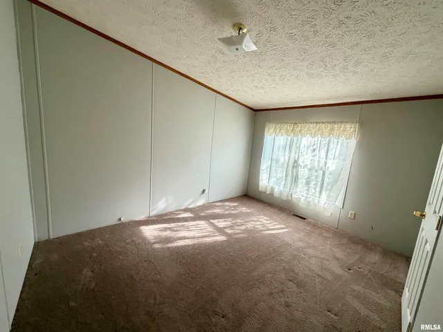 $99,500 | 416 West Shirley Lane, Richview, IL 62877