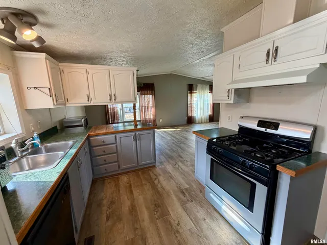 $99,500 | 416 West Shirley Lane, Richview, IL 62877