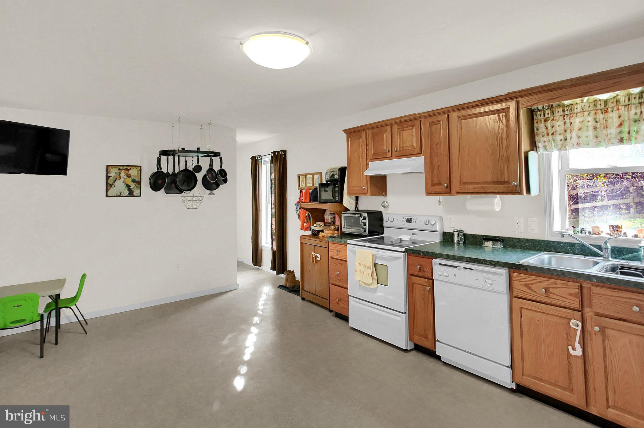 1488 Old Colonial Road Harrisburg, PA 17112 - Photo 17 of 39 Gallery Image 17