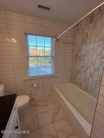 $3,200 | 418 Forest Hills Drive, Wilmington, NC 28403