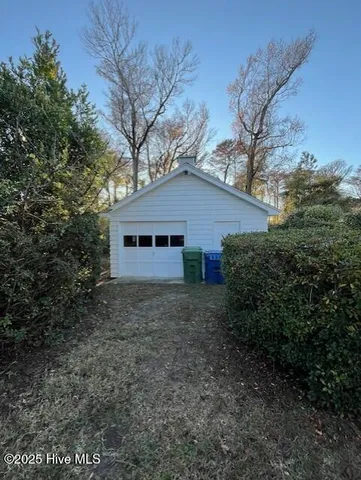 $3,200 | 418 Forest Hills Drive, Wilmington, NC 28403