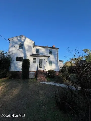 $3,200 | 418 Forest Hills Drive, Wilmington, NC 28403