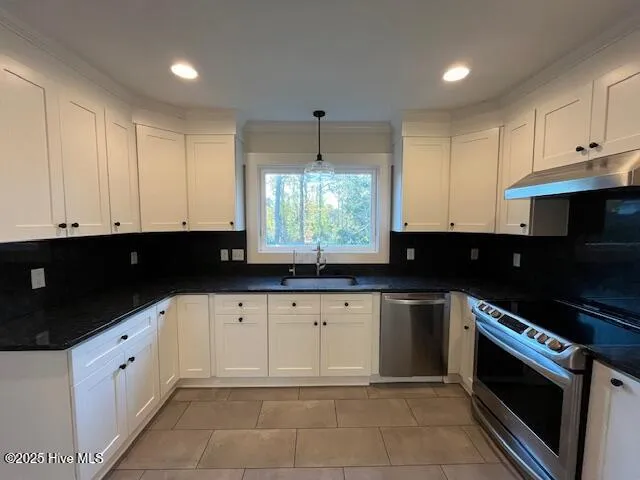 $3,200 | 418 Forest Hills Drive, Wilmington, NC 28403