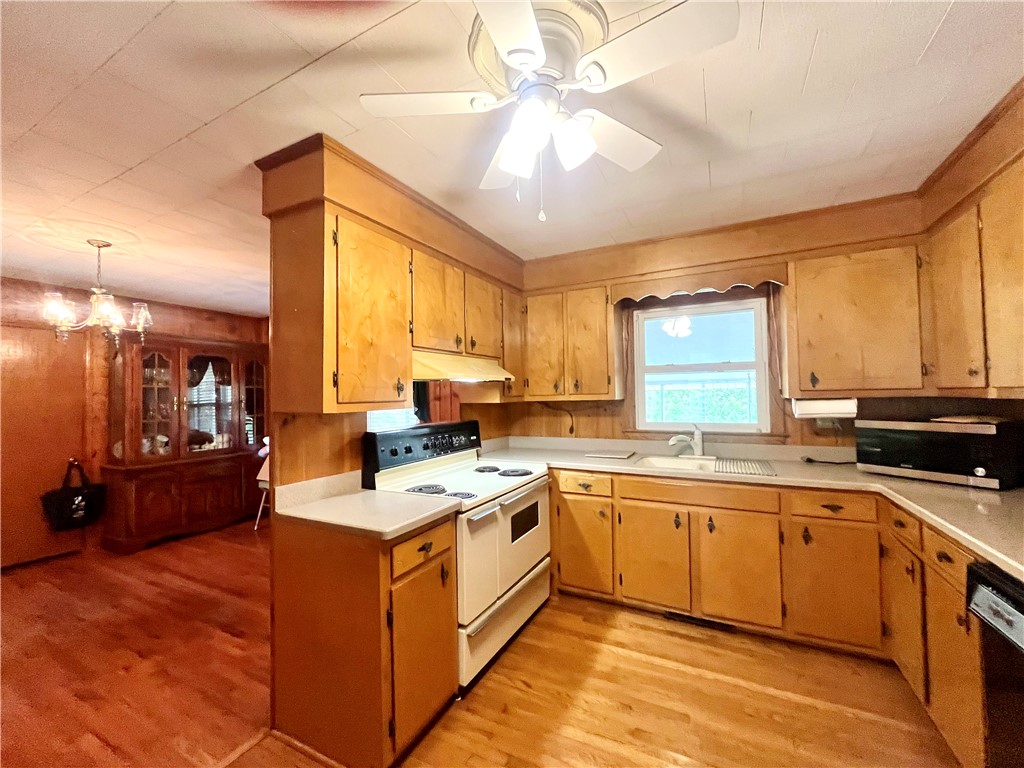 878 Pickett Post Road Walhalla, SC 29691 - Photo 4 of 28 Gallery Image 4